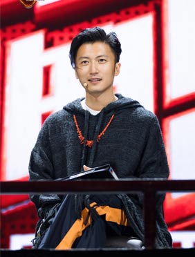 <b>谢霆锋《我们的乐队》探班乐队 细致指导助力48小时原创编曲挑战赛</b>