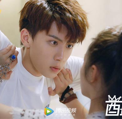 <b>《酋长的男人》热播 月黑风高夫妇心跳吻甜蜜暴击</b>