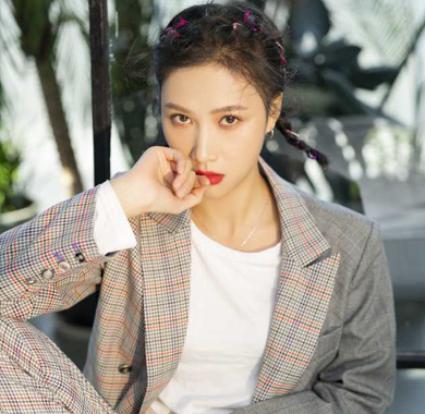 <b>《塞上风云记》热播 贺熙遥细腻演绎实力获赞</b>