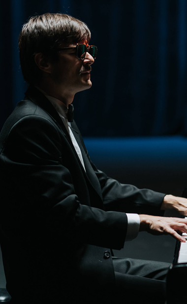 横扫欧洲各大国际电影节，口碑佳作《盲琴师》入围金鸡国际影展 