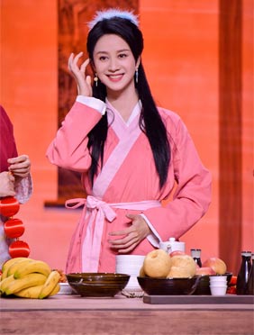 <b>《武林外传》原班人马贺新春 倪虹洁再演无双获惊叹</b>