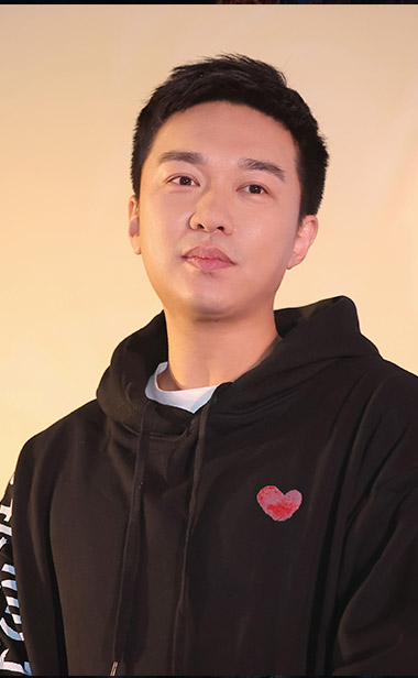 《误杀2》肖央任达华赞导演戴墨演而优则导 怕导演和自己抢饭碗