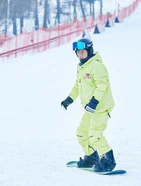 《冠军对冠军》单板滑雪与滑板冠军跨项较量，赵文卓滑雪极限冲刺