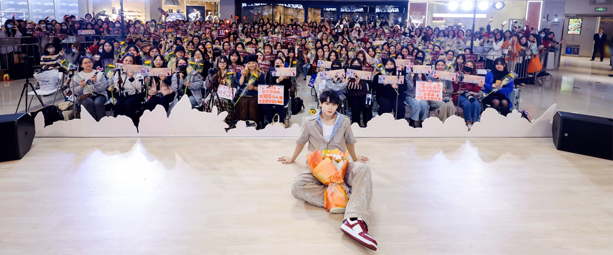 泛领文化旗下全能型艺人姚琛于11月24日推出个人全新单曲《右肩的约定》之后，相继在上海、广州及北京落地举办了包括见