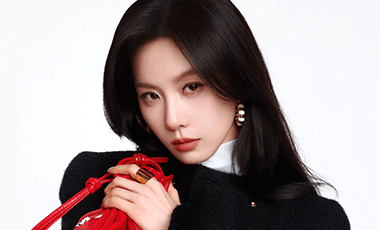 刘诗诗上海Celine黑衣造型亮相，贵气是与生俱来的天赋