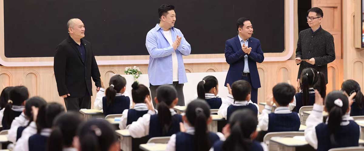 由山东卫视精心打造的文化教育类综艺《超级语文课》第五季正式开播！本季以 打造受益终生的人生一课为核心主题，跳出