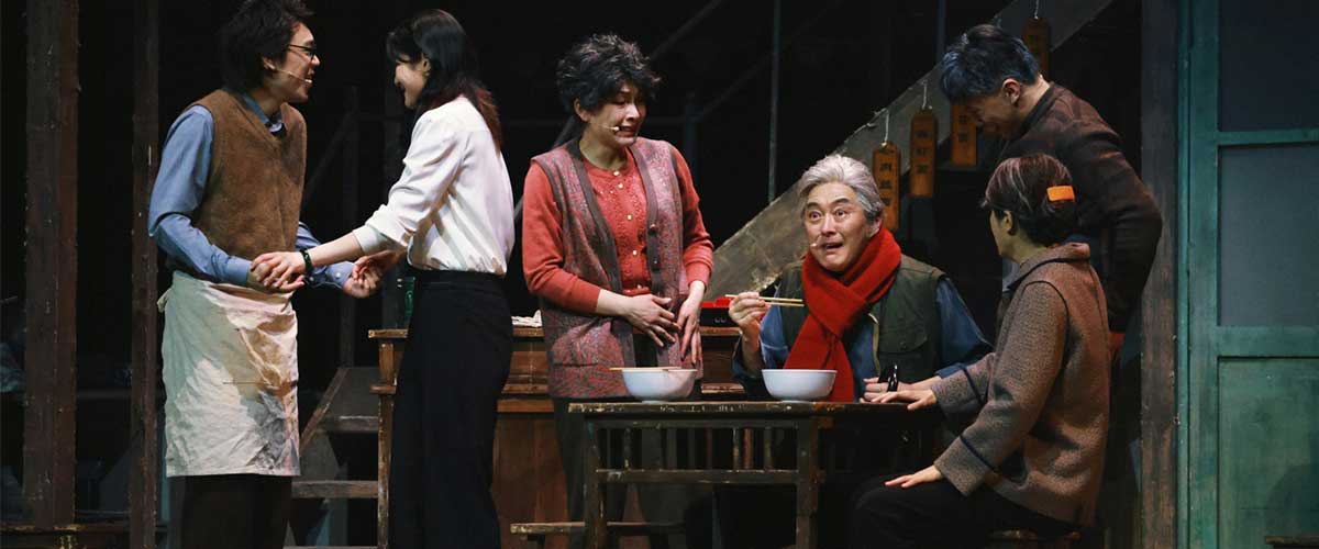 日前，由曾黎、李志希领衔主演的话剧《寻味》正在全国多地展开新一轮巡演。七曜集团旗下艺人高奇佑跟随曾黎、李志希等