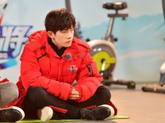  《大冰小将》中俄冰球挑战赛发布会 易烊千玺迎来任职评估