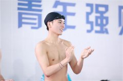 高嘉朗金句频出超多梗 被封创造营“笑点担当”