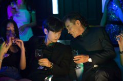 陈晓剧中双面卧底上演戏中戏 收视屡屡双台破一热度不断