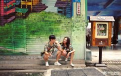 杜若溪晒七夕情侣穿搭 与老公严屹宽穿同款花衬衫恩爱吸睛