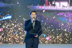 张嘉译现身第29届书博会+以书为媒促文化发展