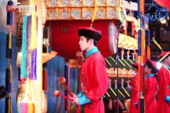 冯绍峰《遇见天坛》惊艳复现康熙 黄明昊变身“快乐喷泉”  