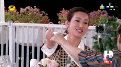 《中餐厅》秦海璐辛苦帮厨手肿受伤 送王俊凯离别礼物超暖心