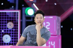 凌潇肃挑战户外攀岩搞笑连连   谈减肥金句频出