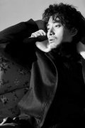 陈龙解锁秋冬in时尚 眼神带戏充满成熟男人魅力