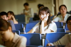 《鳄鱼与牙签鸟》今晚开播 张天爱齐刘海青春洋溢