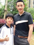 《安家》热播 “校服弟弟”简宇熙气质灵动引关注