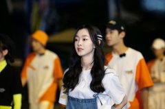 宋轶加盟《元气满满的哥哥》 巧妙短发变装机智躲迷藏