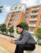  王冠逸加盟超人气改编剧《夺梦》 儒雅深情陈烨凯气质迷人