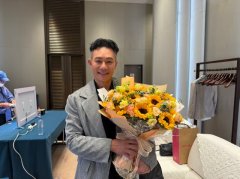 张兆辉南沙开唱宠粉无极限 百人铁粉挤爆